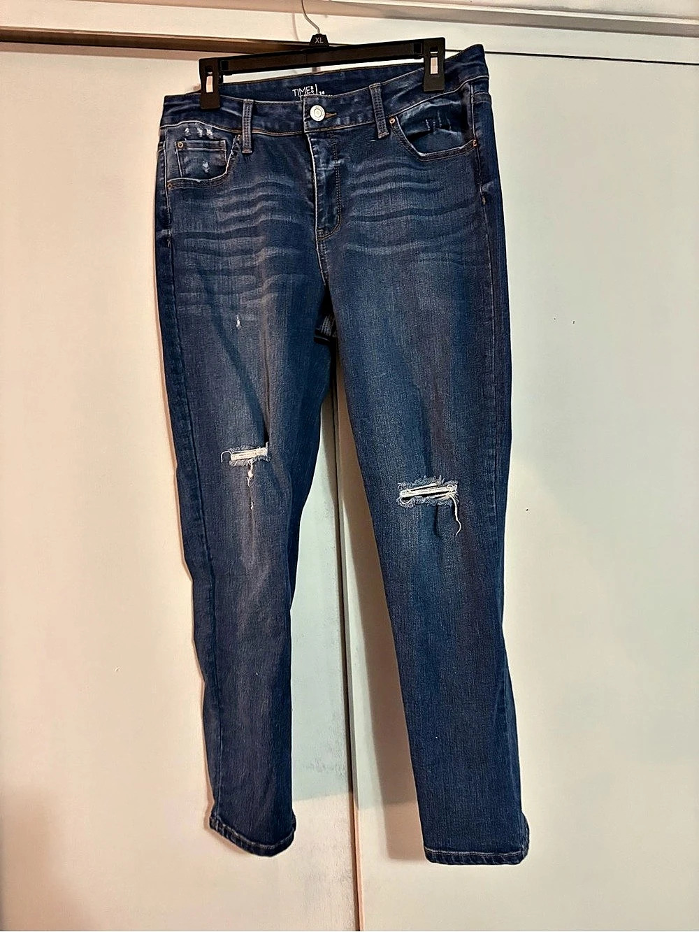 Time and Tru Straight Distressed Leg Jeans Waist 14
